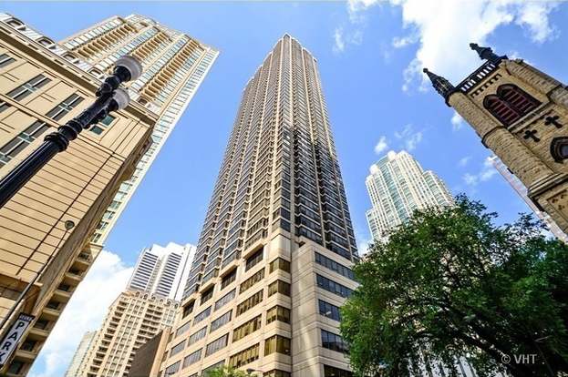 30 East Huron Street - 2802